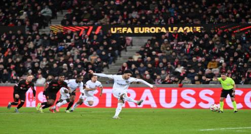 الملك المصري يصنع ويسجل.. مرموش يقود فرانكفورت للفوز على ميتييلاند في الدوري الأوروبي